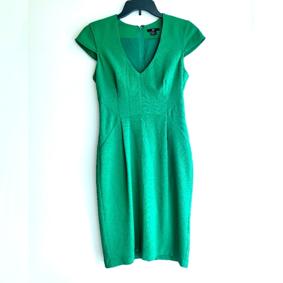 H & M Fitted V Neck Midi Dress - Picture 1 of 3